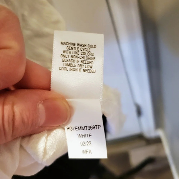 NEW Live and Let Live Embroidered Floral Lace Boho Tassle Blouse Size Small - Picture 6 of 15